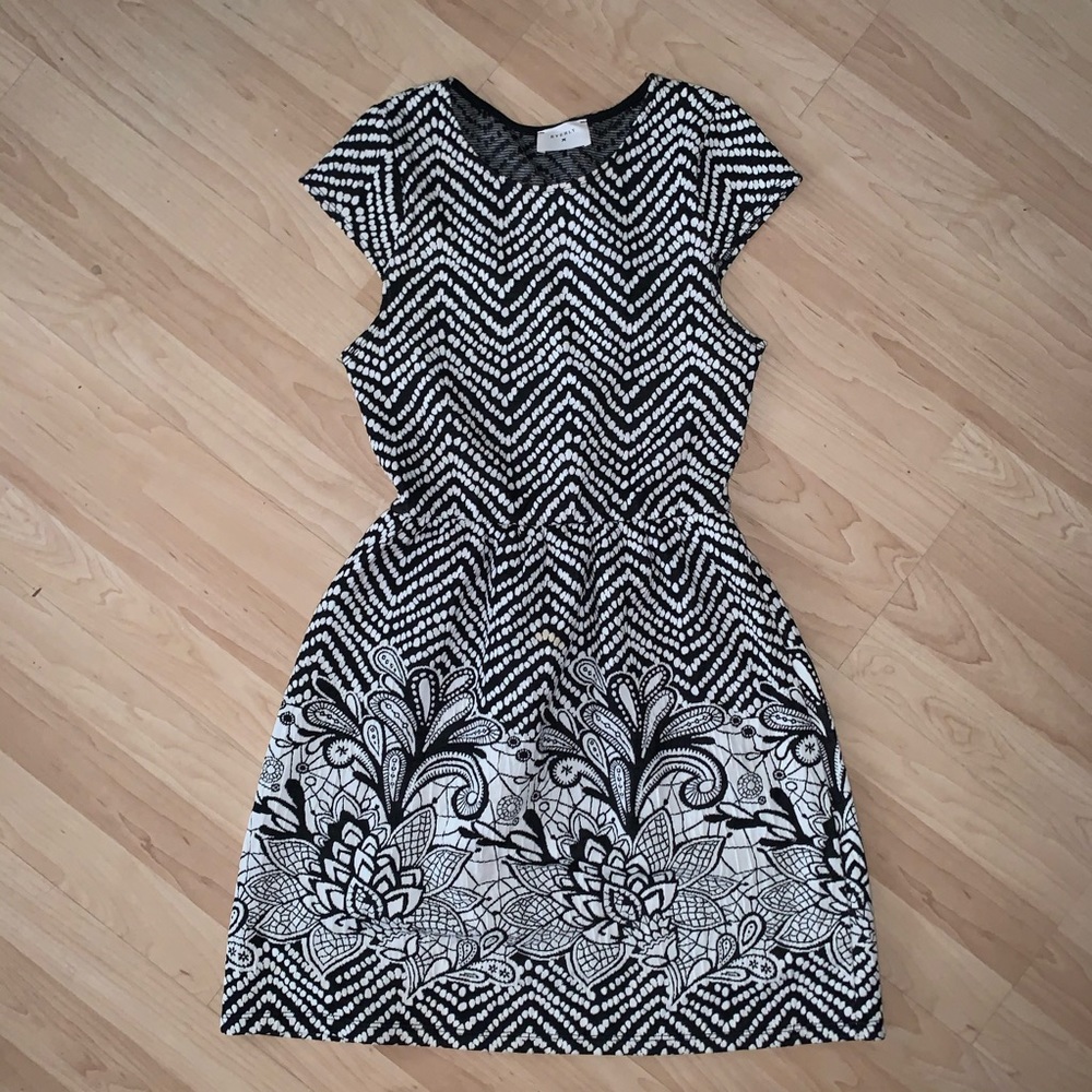 Everly cap sleeve fit and flare knit dress M
